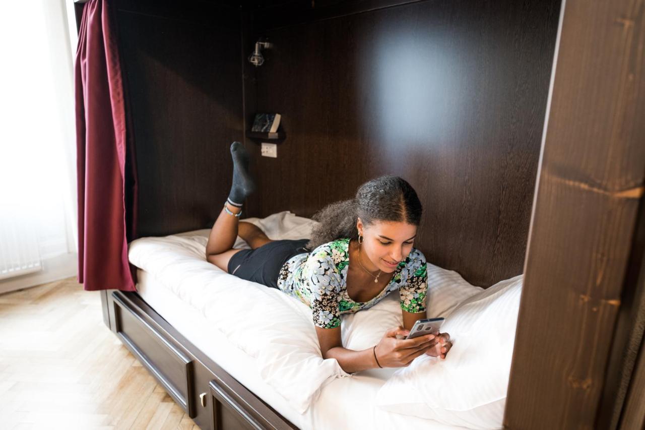 Bed 6-Bed Dormitory Room