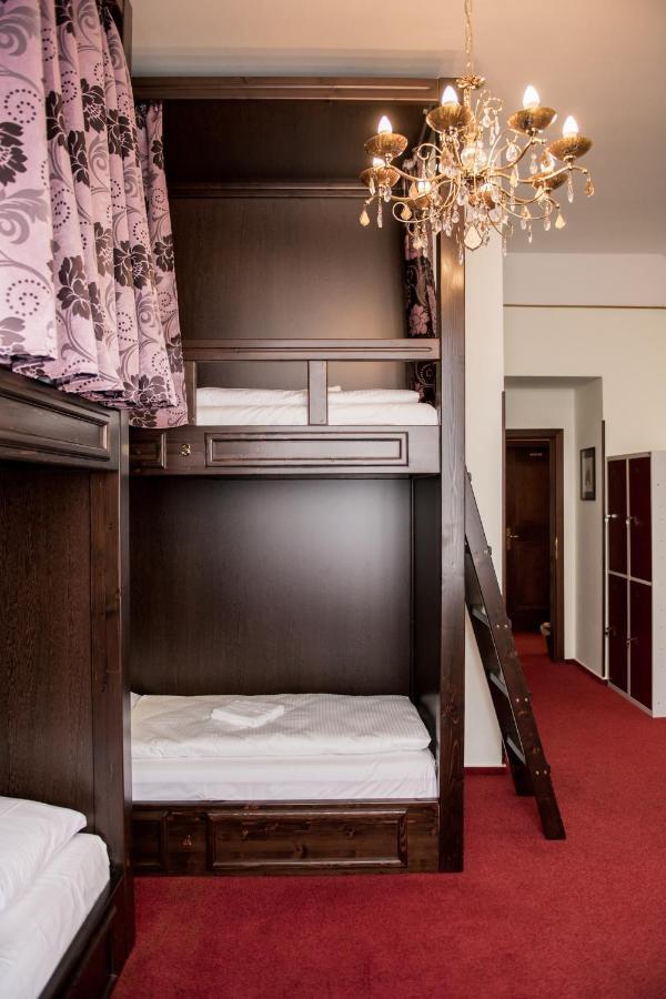 Bed 4-Bed Female Dormitory Room